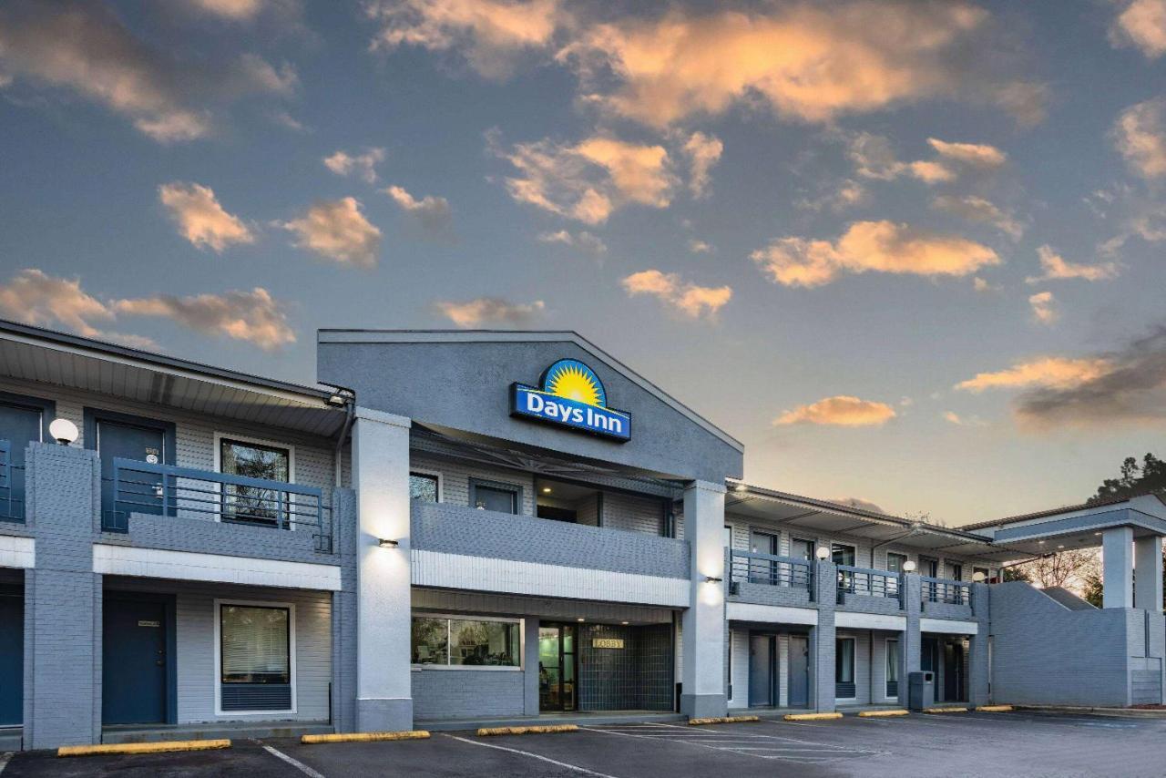 Days Inn By Wyndham Raleigh Glenwood-Crabtree Exterior photo